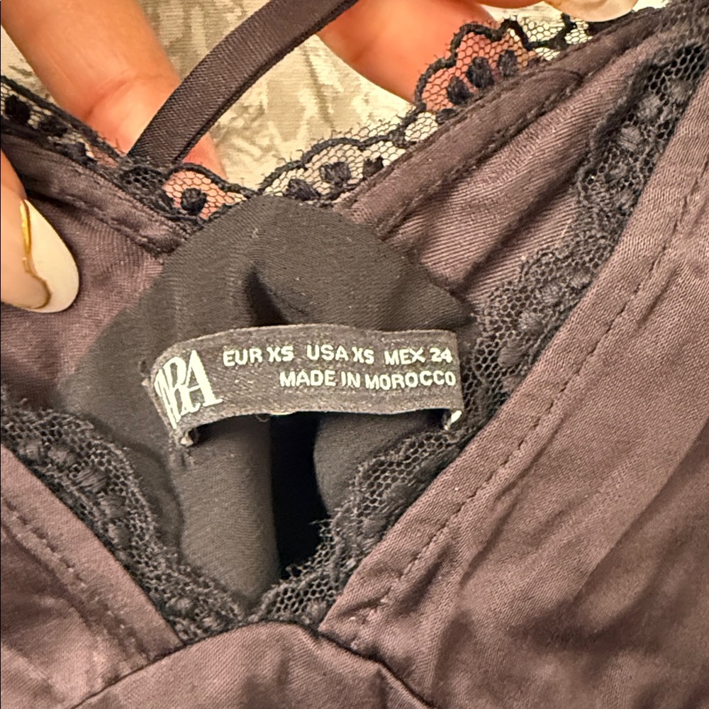 Zara Black V-Neck Lace Blouse - Picture 2 of 9